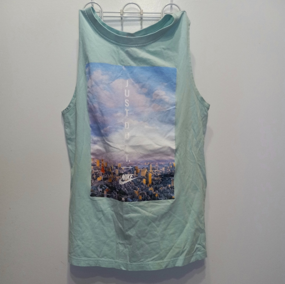 Graphic t-shirt